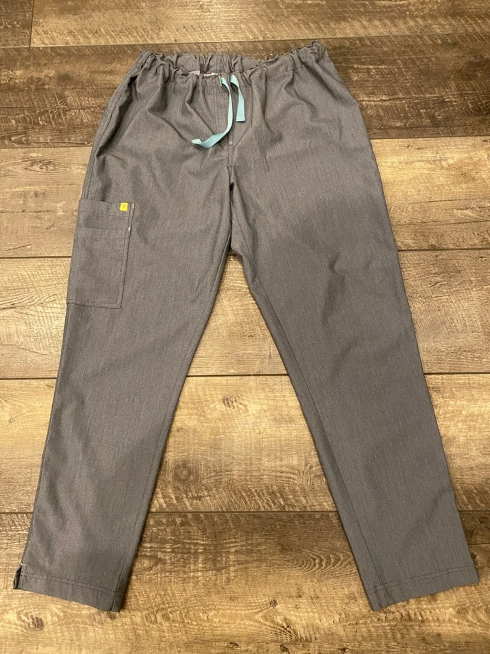 Figs Men's Threads For Threads Graphic Scrub Pant Size Large